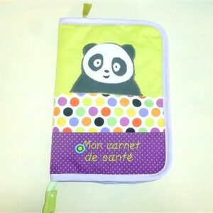 Protège-carnet de santé zippé personnalisé vert anis panda