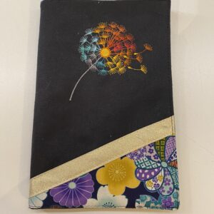 Agenda noir avec motif pissenlit brodé